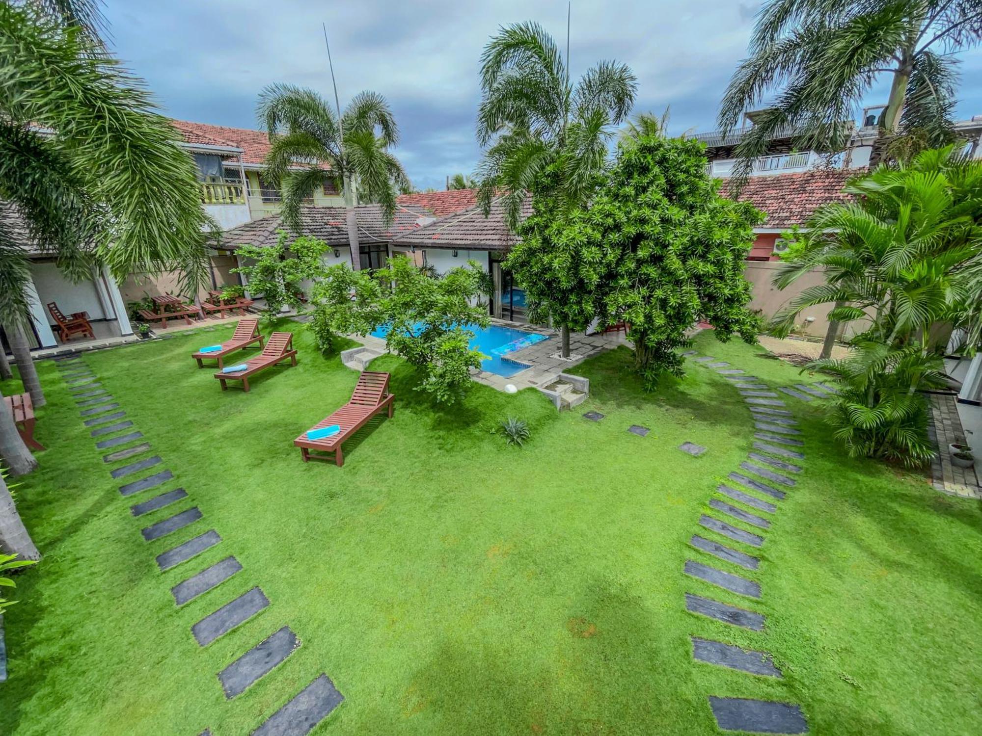 The Barns Villas And Restaurant Negombo Exterior photo